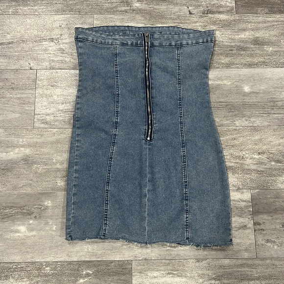 Light Wash Sleeveless Denim Dress with Raw Hem - Picture 8 of 10